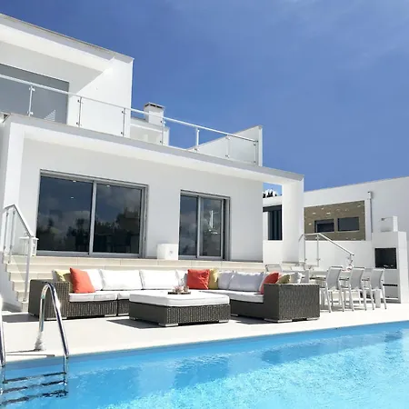 W Heated Pool Near Obidos