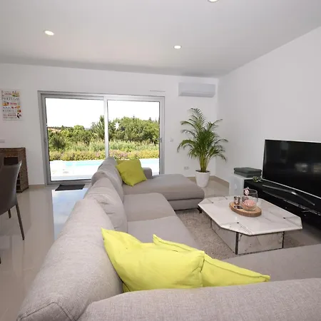 W Heated Pool Near Obidos ヴィラ Nadadouro